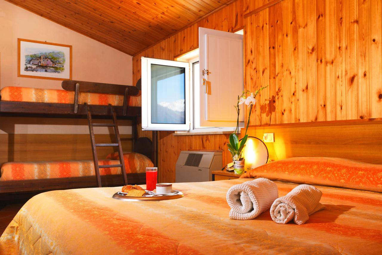 Hotel Holidays Barrea Ngoại thất bức ảnh